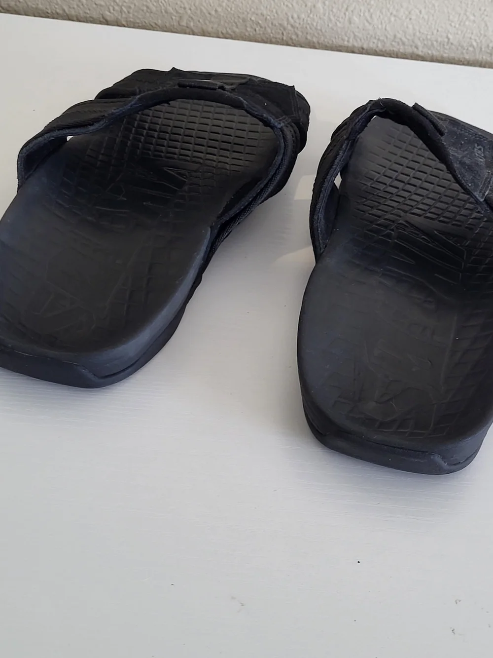 Viktos Ruck Recovery Black Nightfjall Comfort EVA Sandal Slide Shoe Men 12 EUC